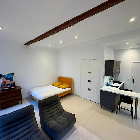 Апартаменты Newly Renovated With Old Charm Антиб